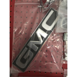 EMBLEM, "GMC" TAILGATE,   USED